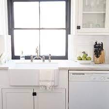 With white cabinets, hardware is the most crucial detail, as it is more than just an accent, hardware completes the room and adds overall value to your kitchen. Cabinets With Exposed Hinges Design Ideas