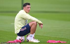 This page displays a detailed overview of the club's current squad. Exiled Mesut Ozil Included In Socially Distanced Arsenal 2020 21 Team Photo Daily Mail Online