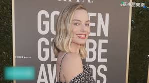 金球獎（ballon d'or），1995年前也稱為歐洲足球先生（european footballer of the year），由法國雜誌《法國足球》（france football）設立。 2010年，與 fifa 舉辦的 國際足協世界足球先生 合併為 國際足協金球獎 ，直至2016年結束合作，此後恢復由《法國足球》根據他們的傳統選出金球獎的得主。 Aoelarswq2vfem