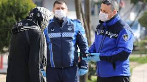 Genelgede kısıtlamadan muaf olan işyerleri ve çalışanlar belirtildi. Icisleri Bakanligi Ndan Genelge Dort Gunluk Sokaga Cikma Yasaginin Detaylari Belli Oldu
