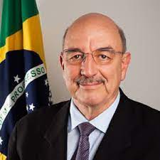 Referência entre bolsonaristas, o deputado federal havia dito que a pandemia causaria 2.000 óbitos. Osmar Terra Wise