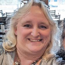 Edna Ticar's Instagram, Twitter & Facebook