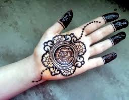 9 Latest And Popular Gol Tikka Mehndi Designs Styles At Life Tikki mehndi design is the origin of all the mehndi designs. popular gol tikka mehndi designs
