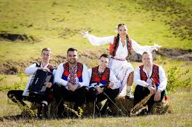 Tânăra artistă are agenda plină de evenimente la care urmează să bucure și să încânte oamenii, iar prețurile sunt pe măsură. VlÄƒduÈ›a LupÄƒu È™i DuÈ™manii Mei Nou Record De VizualizÄƒri Top MuzicÄƒ PopularÄƒ