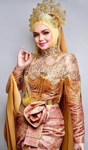 Baju puteri perak juga dipanggil baju adat aceh. Siti Bilah On Twitter Siti Nurhaliza In Traditional Baju Kurung Tenung Pahang And Full Set Of Baju Puteri Perak Https T Co Vvcxeibjsr