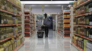 Τα σούπερ μάρκετ, σήμερα σάββατο λειτουργούν μέχρι τις 19.00, ενώ κάποια άλλα μέχρι τις 20.00. Neo Wrario Leitoyrgias Gia Ta Soyper Market Shopping Athens Magazine