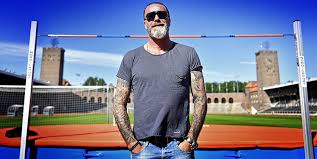 / 46 (born nov 12th, 1974). Alkohol