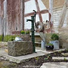 Manuell zu bedienende handpumpe für den garten zurückzugreifen. Eine Ziemlich Tiefe Uberraschung Brunnen Garten Wasserpumpe Garten Garten Deko