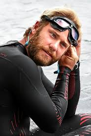 Navy vet swims Mississippi to honor families of fallen service members