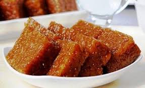 Fimela.com, jakarta kue wajik merupakan salah satu kue tradisional yang terbuat dari beras ketan putih. Cara Membuat Wajik Ketan Enak Sederhana