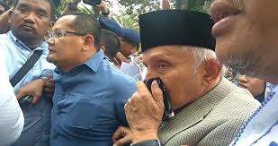 Explore tweets of amien rais official @amien__rais on twitter. Amien Rais Sempat Makan Nasi Gudeg Dan Ayam Kampung Saat Pemeriksaan