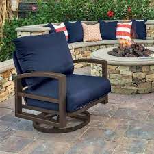 Lakeside Cushion Lounger Cushions Tropitone With A Modern Yet Rugged Appearance Th Outdoor Furniture Style Outdoor Furniture Sets Outdoor Patio Furniture