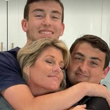 So yummy & super easy! Ingredients: 1 can of biscuits 1lb ground BREAKFAST  sausage 1 small bag of shredded cheese 8 eggs Bake