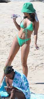 Vanessa Hudgens Body Type - Physique