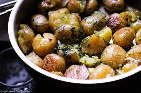 Reduce heat, and simmer 12 minutes or until potatoes are tender. Pan Roasted Potatoes With Garlic And Dill
