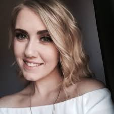 Nicole Dinius's Instagram, Twitter & Facebook