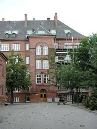 For frie og private grundskoler samt efterskoler vises færre tal, da der gælder færre krav til indberetning af data for disse skoler. Sogning Pa Skolen Pa Duevej Kbhbilleder Dk