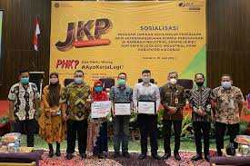 Sidoarjo dikenal dengan sebutan kota delta, karena berada di antara dua sungai besar pecahan kali sambil menunggu pelaksanaan prosesi penerimaan cpns 2021 ini, anda bisa memilih atau mencari lowongan kerja (loker) lainnya di. Bpjamsostek Sidoarjo Gencar Sosialisasikan Program Baru Jaminan Kehilangan Pekerjaan Jkp Bidik News