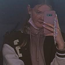 Maia Carr (maiacarr09)