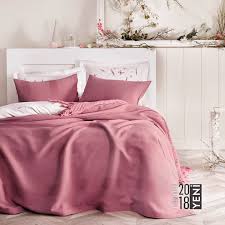 Yatas Gosterisli Ve Zarif Tasarim Detaylariyla Dikkat Facebook