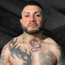 Derek Perez's Instagram, Twitter & Facebook