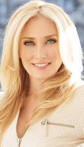 Kelli Carver's Instagram, Twitter & Facebook