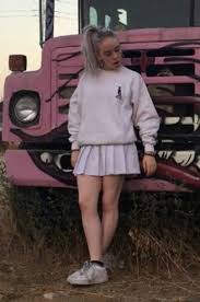 Billie Eilish Wearing Normal Clothes Ecosia Billie Clothes Normal Clothes