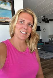 Been awhile since I've posted but I wanted to use my Lauren Picked  Specials! My eyes are Bronzed Blush Shimmer. Liner, crease and outer corner  are space shimmer. Lips are Cocoa (because