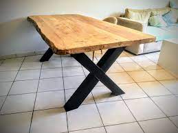 table bois metal pied croix scandinave pied en acier creation sur mesure bords irreguliers dans la t table bois table bois pied metal table en bois naturel