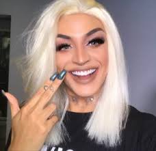 Pabllo vittar is the brazilian drag queen who reigns supreme, and rules over 11 million followers on instagram. Pabllo Vittar Comemora Curtida De Rihanna No Instagram 93 Fm