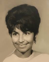 Lily Khan's Instagram, Twitter & Facebook