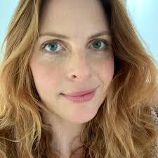 Lina Scott's Instagram, Twitter & Facebook