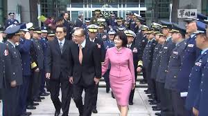 Discover (and save!) your own pins on pinterest. å½±é³ åé²é¨é·å®æäº¤æ¥é¦®ä¸å¯¬åå¦»åæç·æ£é¢å» æ°'å ±taiwan People News