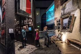 Gwarantują solidną porcję wiedzy o dziejach powstania warszawskiego i okresie ii wojny światowej w polsce. Koronawirus W Polsce Muzeum Powstania Warszawskiego Dziala W Internecie Tvn Warszawa