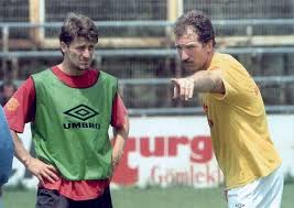The former liverpool man wrote his name into the galatasaray history books with his actions after a win over rivals fenerbahce. 90s Football On Twitter Graeme Souness And Tugay At Galatasaray