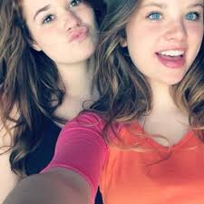 Ellie Perry (@ElliePerryy)