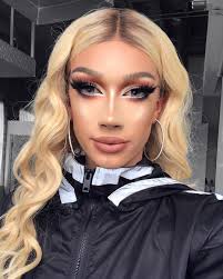 James Charles On Instagram Dragcon Day 1 Don T Mind Me Just Being A Natural Woman Over Here James Charles Queen Makeup Beauty Guru