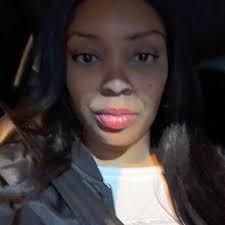 Dens.clothing (@dens.clothingg) 正在直播- TikTok 直播