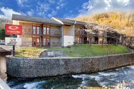 Guests of our hotel enjoy complimentary wifi, and our free easy starts® continental breakfast. Econo Lodge Inn Suites Gatlinburg Tn Hotel