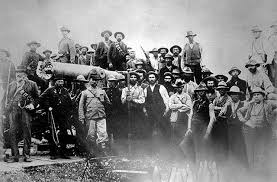1899年10月11日から1902年5月31日まで、第二次ボーア戦争（南アフリカ戦争および アングロボーア戦争 としても知られる ）が南アフリカでイギリスとボーア（ 南部アフリカの オランダ人入植者 ）の 間で戦われました 。 ãƒ–ãƒ¼ãƒ« æˆ¦äº‰ 473336