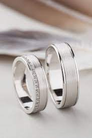 His And Hers Wedding Bands Made Of 14k Gold With Diamonds Etsy In 2021 Couple Wedding Rings Wedding Rings Sets His And Hers White Gold Wedding Rings