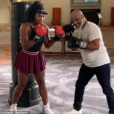 Mike Tyson Impressed With Serena Williams Power On The Punching Bag Daily Mail Online