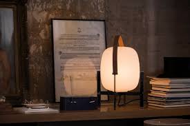 Cesta is a lamp with a sense of nostalgia, which is proving even more attractive for the newer generations. Cesta Metalica Table Lamp With Leather Handle Santa Amp Cole Santa Cole Ces03