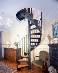 Escalier En Colimacon En Acier Et Bois Spir Deco Bistrot Marches Type Tole Lisse Formant Contremarche Ajou Escalier En Colimacon Escalier Relooking Escalier
