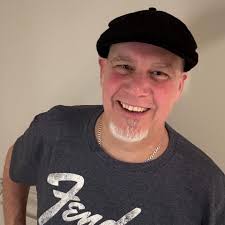 Qui arrose pour les Araignées au plus Criss... Donnez moi des noms