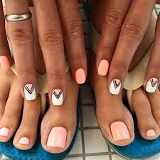 Para las más felinas, si antes teníamos un diseño de leopardo ahora viene el de tigresa. Diseno De Unas Cortas Piel Morena Diseno De Unas Acrilicas Para Piel Morena Disenos De 3 Un Esmalte De Unas Color Piel Puede Hacer Que Tus Dedos Se Vean Mas Largos