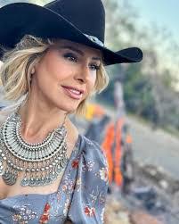 Carlene Cook's Instagram, Twitter & Facebook