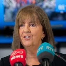 Evelyn Cusack's Instagram, Twitter & Facebook