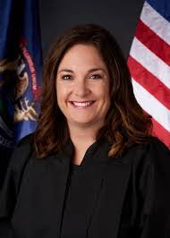 Elizabeth Disanto's Instagram, Twitter & Facebook