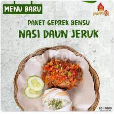 Halo the onsu, geprek bensu punya 2 menu baru lho, nasi daun jeruk dan sambal kecombrang.sekarang ayah dan uncle mau cobain nasi daun jeruk level 15 nih, se. Paket Geprek Bensu Nasi Daun Jeruk Madina Jek